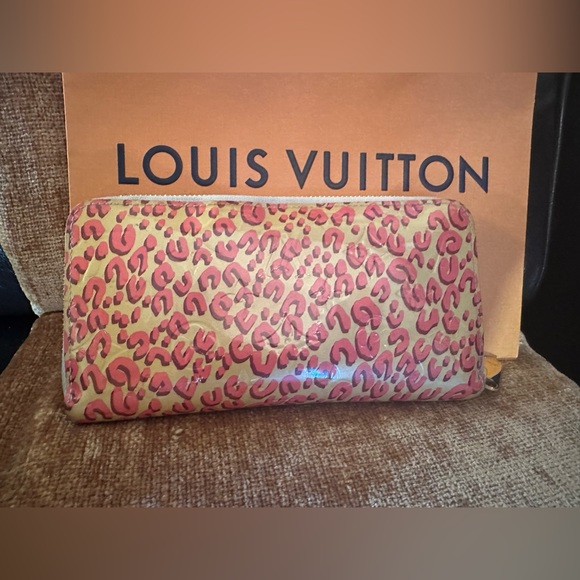 Authentic Louis Vuitton Limited Edition Stephen Sprouse Leapard Vernis Wallet - Picture 2 of 16